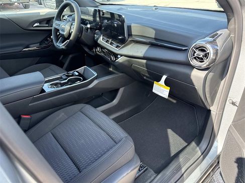 New 2026 Chevrolet Equinox LT image 27