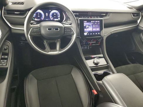 Used 2025 Jeep Grand Cherokee L Altitude image 16