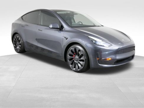 Used 2023 Tesla Model Y Performance AWD/4WD image 2