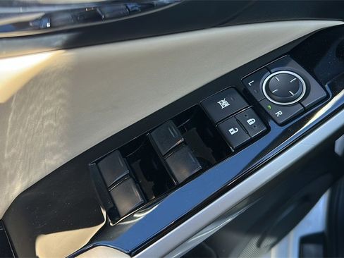 Used 2015 Lexus IS 250 image 10