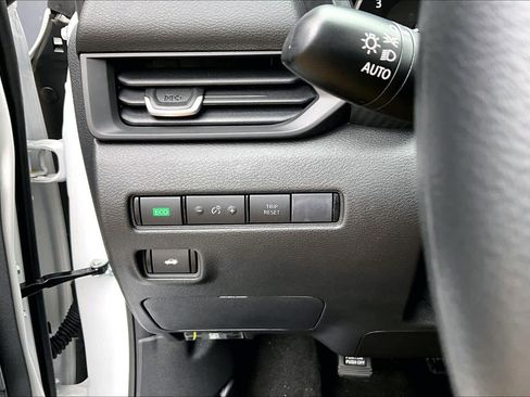 Certified 2025 Nissan Sentra S image 31