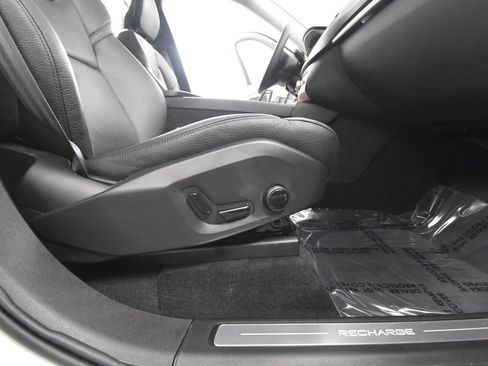 Used 2022 Volvo XC90 T8 Inscription Expression w/ Climate Package image 53