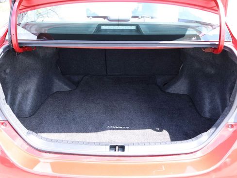 Used 2015 Toyota Corolla LE image 19