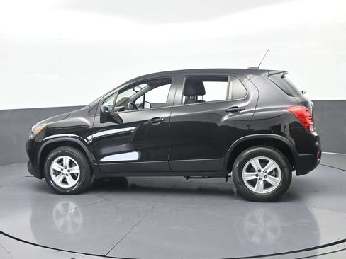 Used 2022 Chevrolet Trax LS w/ Tint and Cruise Package AWD/4WD image 3