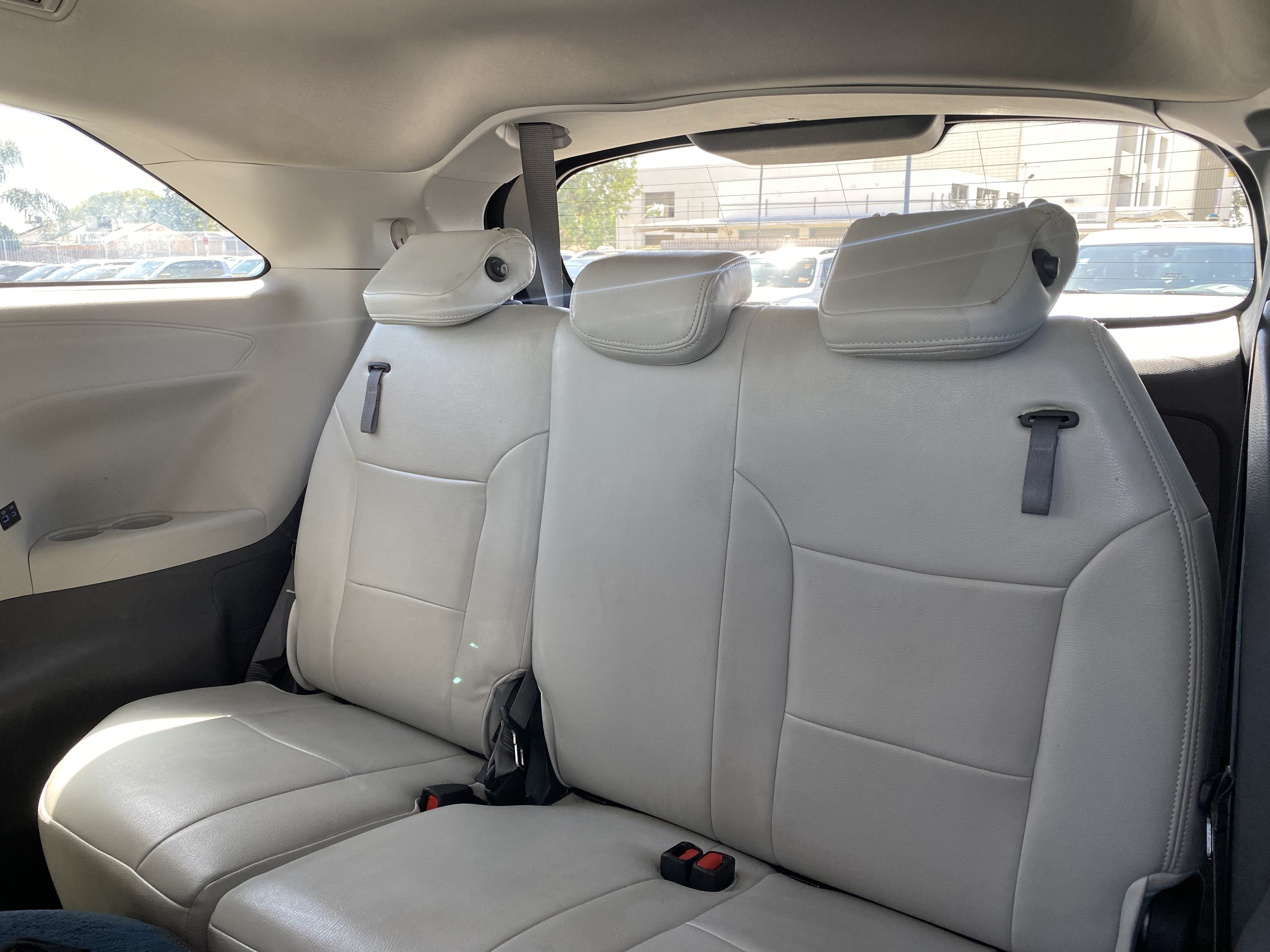 Used 2021 Toyota Sienna LE FWD image 22