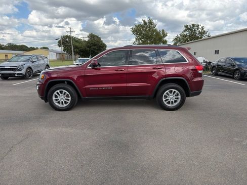 Used 2019 Jeep Grand Cherokee Laredo AWD/4WD image 6