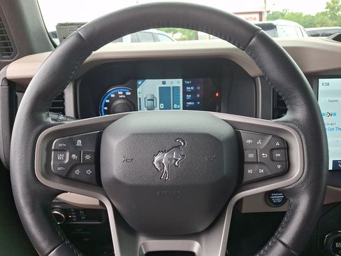 Used 2024 Ford Bronco Wildtrak AWD/4WD image 19