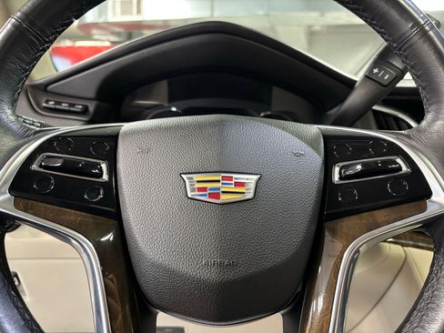 Used 2020 Cadillac Escalade Premium Luxury image 29