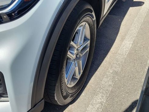 Used 2026 Ford Explorer Active RWD image 4