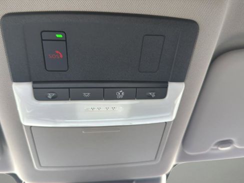 Used 2023 Nissan Rogue SV image 25