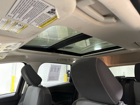 Used 2018 Ford Escape SE AWD/4WD image 19