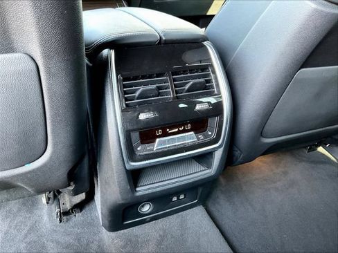 Used 2024 BMW X7 xDrive40i w/ M Sport Package AWD/4WD image 12