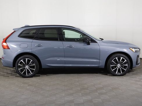 Used 2024 Volvo XC60 B5 Plus image 20