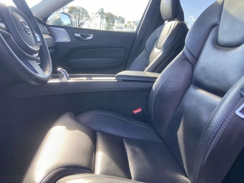 Used 2019 Volvo XC60 T8 Inscription w/ Advanced Package image 17