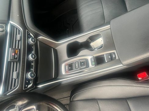 Used 2020 Honda Accord Touring image 15
