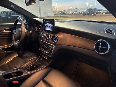 Used 2019 Mercedes-Benz GLA 250 image 24