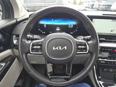 Used 2023 Kia Carnival SX Prestige image 12