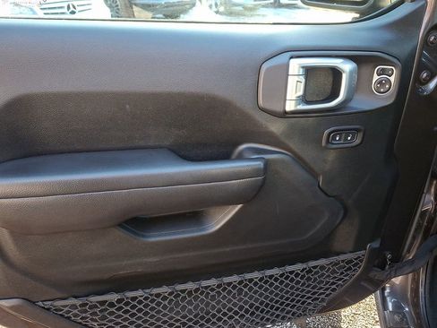 Used 2018 Jeep Wrangler Unlimited Sport S image 18