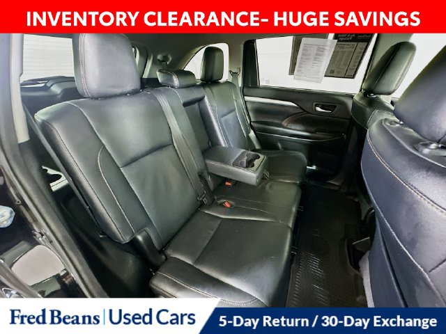 Used 2017 Toyota Highlander XLE AWD/4WD image 35