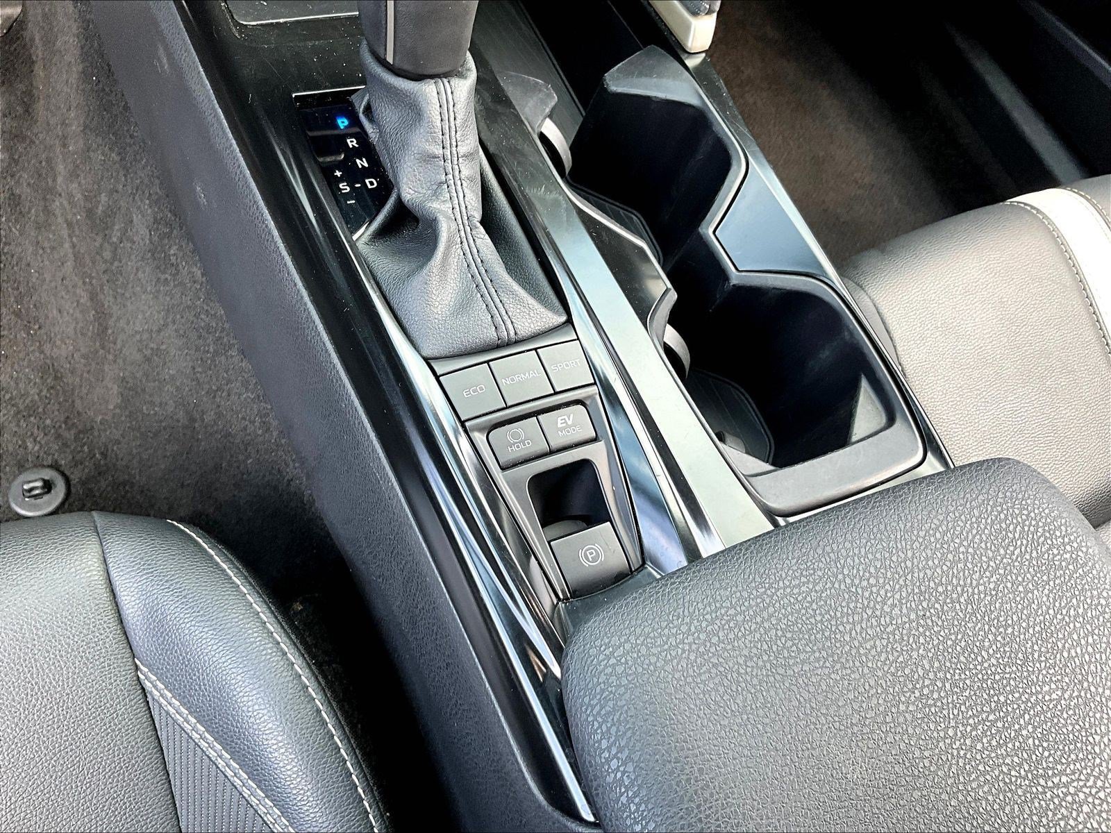 Used 2025 Toyota Camry SE FWD image 39