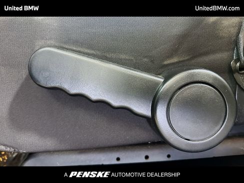 Used 2015 Jeep Wrangler Unlimited Sahara w/ Connectivity Group image 4