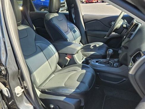 Used 2022 Jeep Cherokee Limited image 21