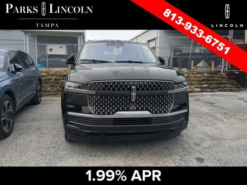 Used 2025 Lincoln Navigator Reserve AWD/4WD image 5