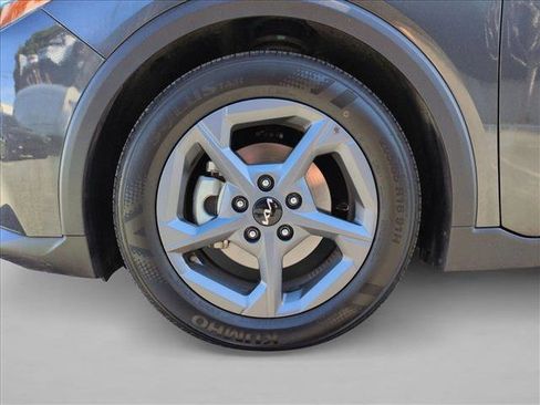 Used 2025 Kia K4 LXS image 23