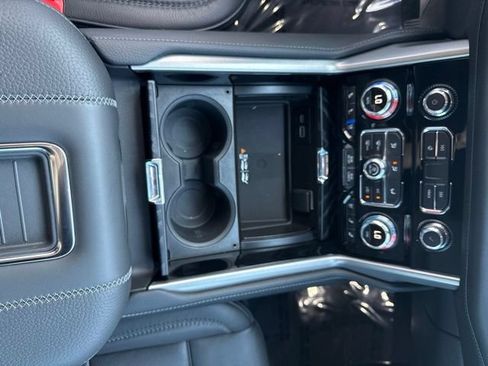 Used 2024 GMC Yukon Denali AWD/4WD image 39