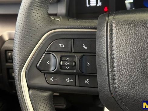 Used 2025 Toyota 4Runner SR5 AWD/4WD image 32