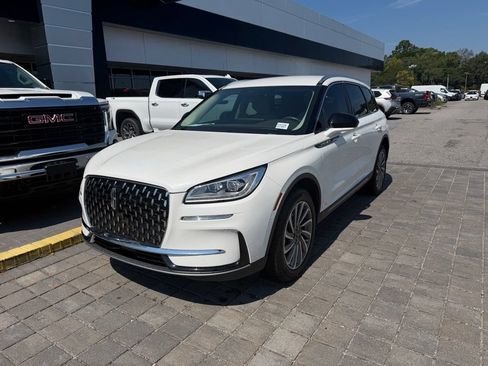 Used 2023 Lincoln Corsair Reserve FWD image 2