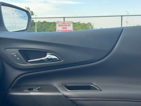 Used 2023 Chevrolet Equinox RS w/ LPO, Floor Liner Package FWD image 36