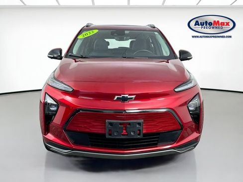 Used 2022 Chevrolet Bolt EUV Premier w/ Sun & Sound Package FWD image 2