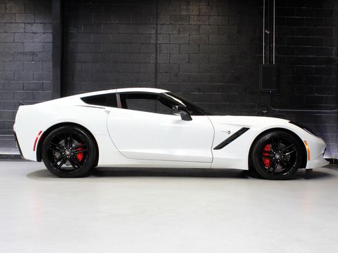 Used 2016 Chevrolet Corvette Stingray Coupe w/ 2LT Preferred Equipment Group image 21