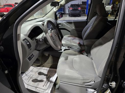 Used 2017 Nissan Frontier SV image 26