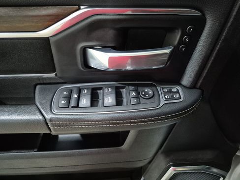 Used 2024 RAM 2500 Laramie AWD/4WD image 23