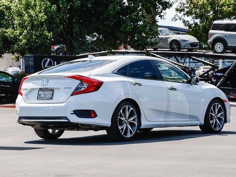 Used 2019 Honda Civic Touring image 4