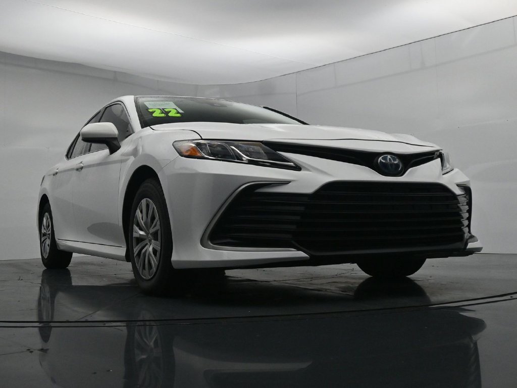 Used 2022 Toyota Camry LE FWD image 18