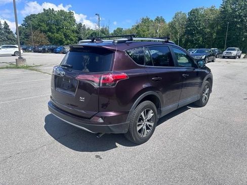 Used 2018 Toyota RAV4 XLE AWD/4WD image 3