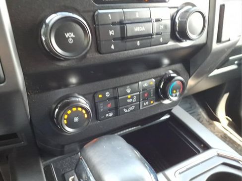 Used 2019 Ford F150 XLT w/ Equipment Group 302A Luxury AWD/4WD image 19