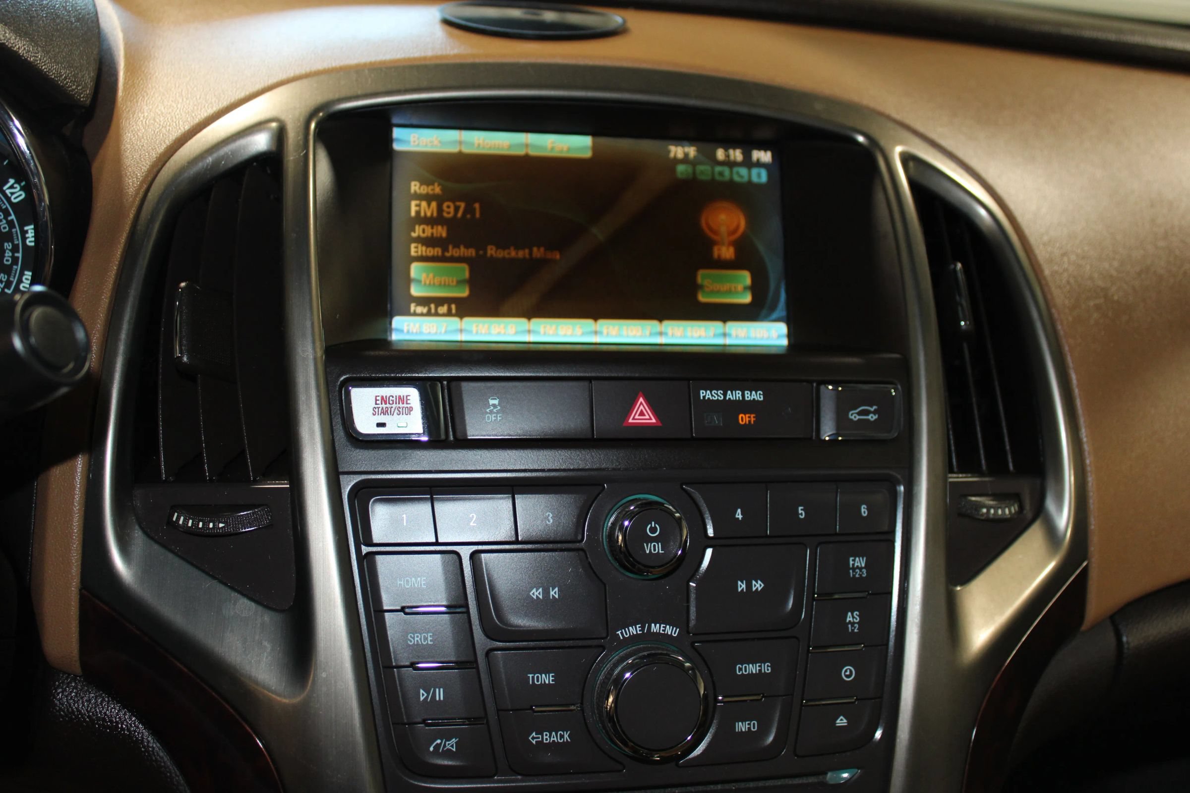 Used 2013 Buick Verano Leather FWD image 17