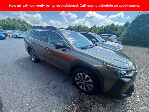Used 2025 Subaru Outback Limited XT AWD/4WD image 18