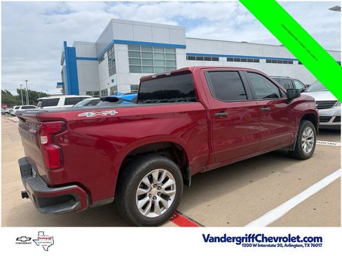 Used 2019 Chevrolet Silverado 1500 Custom w/ Custom Value Package AWD/4WD image 4