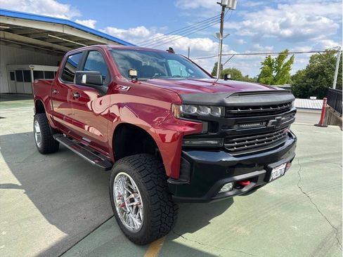 Used 2019 Chevrolet Silverado 1500 LT Trail Boss AWD/4WD image 4