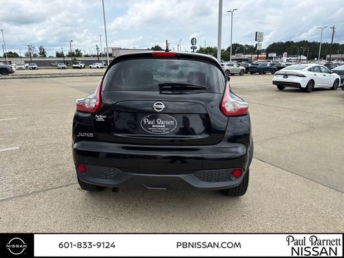 Used 2016 Nissan Juke S FWD image 10