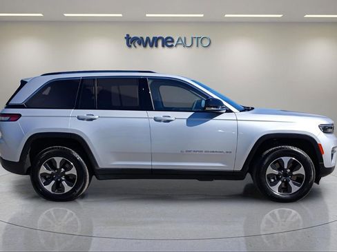 Used 2023 Jeep Grand Cherokee 4WD 4xe image 5