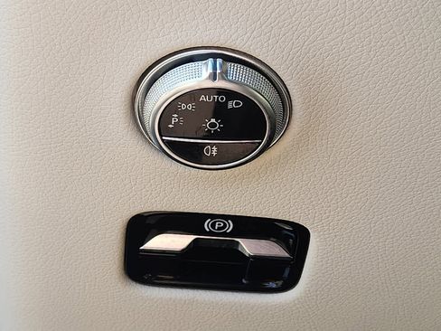 Used 2023 Mercedes-Benz GLC 300 4MATIC image 26