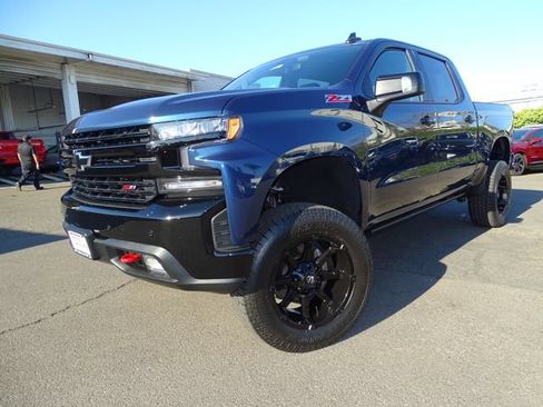 Certified 2019 Chevrolet Silverado 1500 LT Trail Boss AWD/4WD image 3