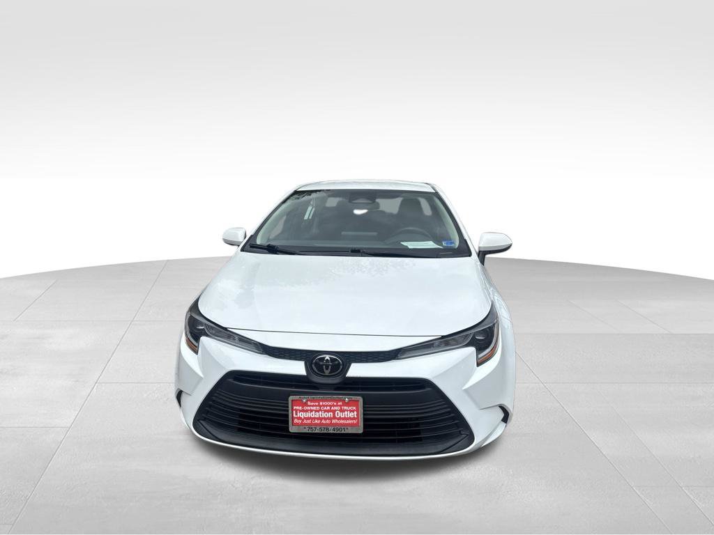 Used 2023 Toyota Corolla LE FWD image 3