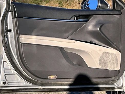 Certified 2019 Toyota Camry SE image 21